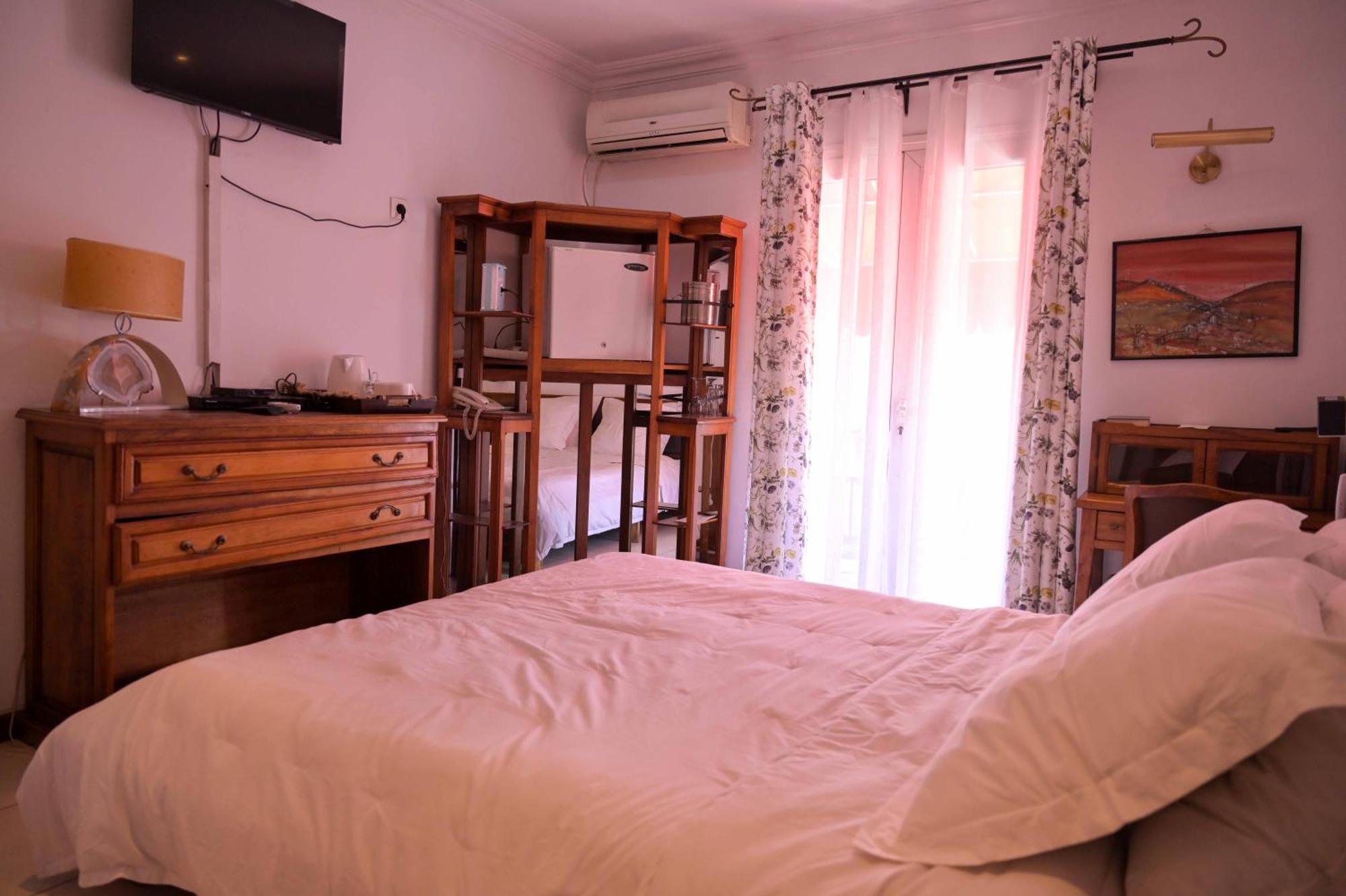 Hotel Brajas Antananarivo Oda fotoğraf